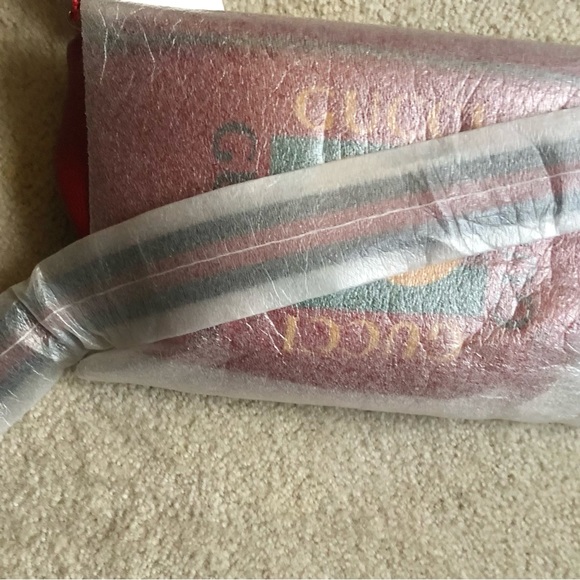 ⭐️ NEW Authentic Gucci Bumbag⭐️ - Picture 8 of 12